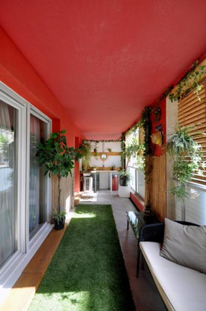 APARTMENT 55 m with TERRACE near VIEUX-PORT